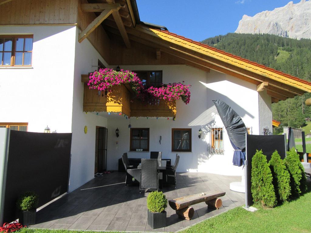 Alpen-Chalet Ehrwald Eksteriør billede